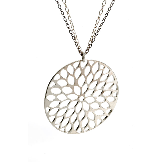 FLOWER POWER NECKLACE IN SILVER