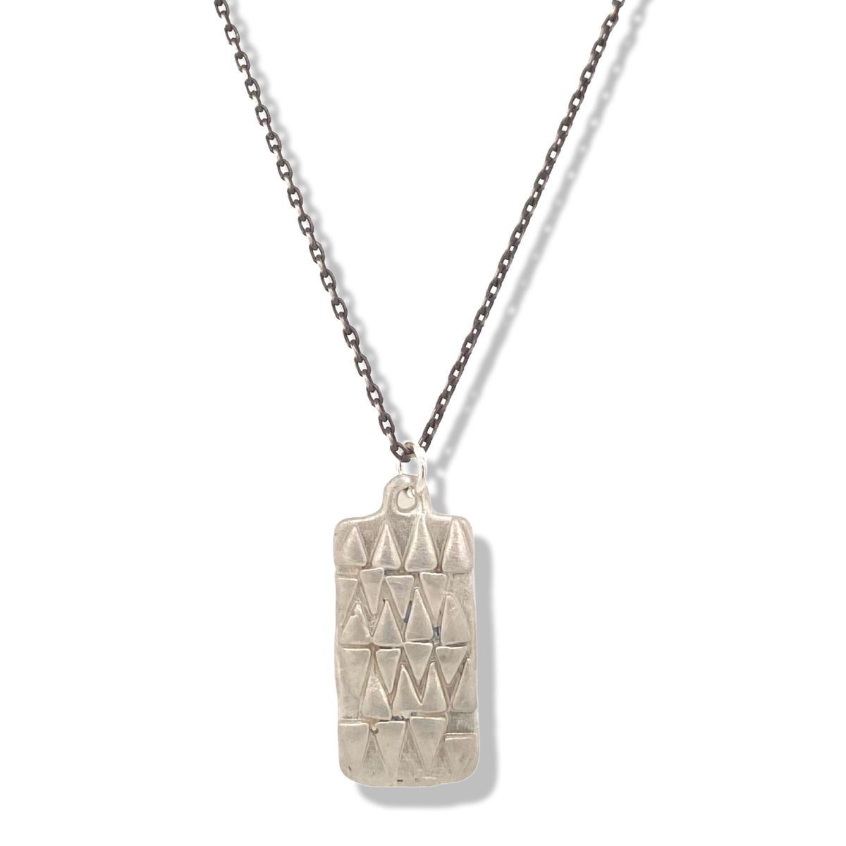 TRIBAL MODERN VERTICAL NECKLACE IN SILVER